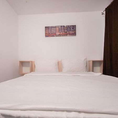 Hotel Casa 4 Odai Douăzeci şi Trei August Exteriér fotografie