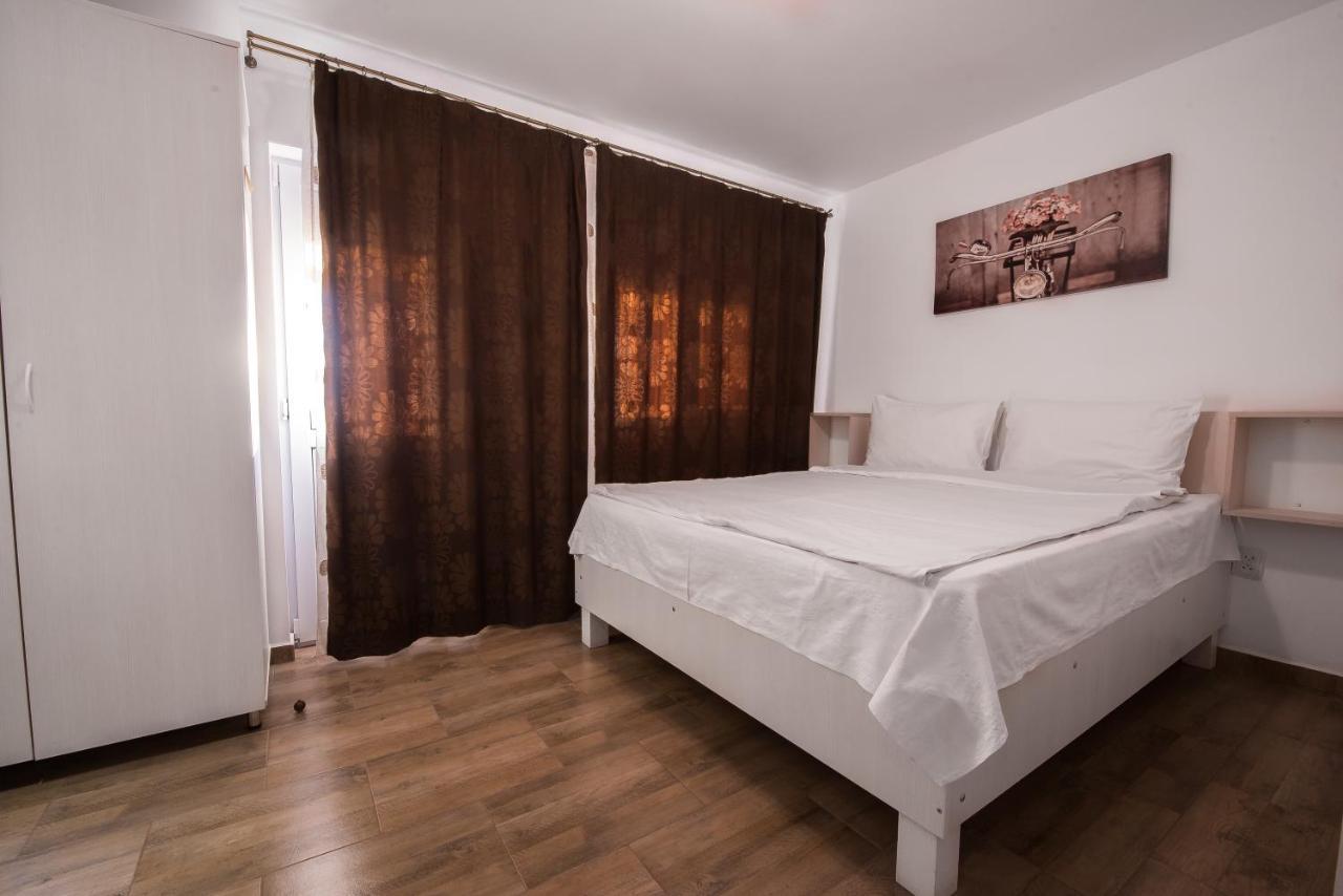 Hotel Casa 4 Odai Douăzeci şi Trei August Exteriér fotografie