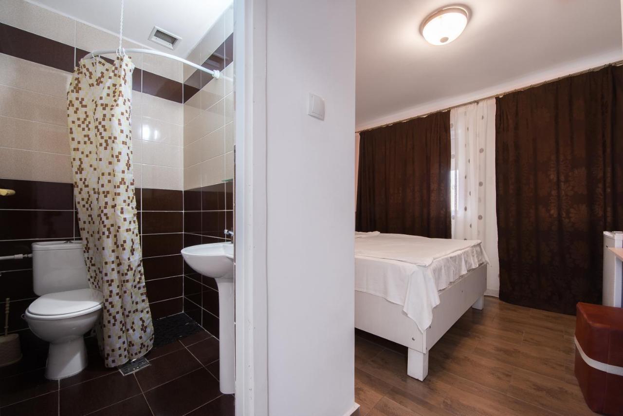 Hotel Casa 4 Odai Douăzeci şi Trei August Exteriér fotografie